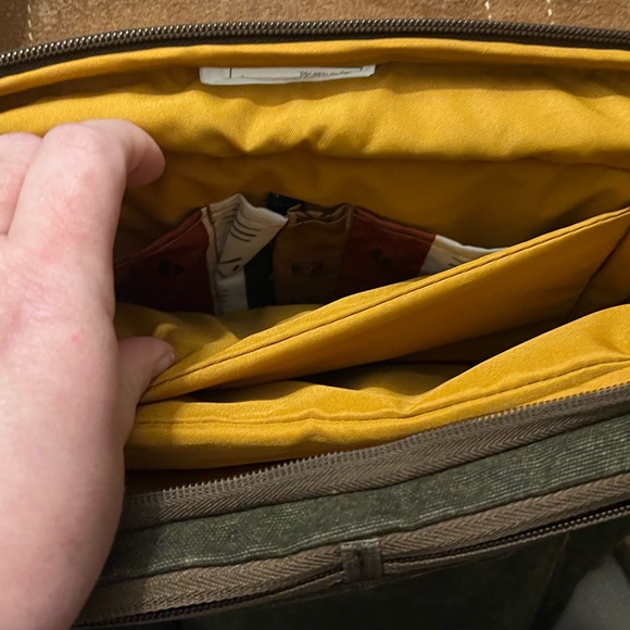 National Geographic Africa, probably, camera & laptop backpack. DSLR mirrorless - Picture 12 of 16